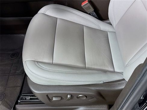 Used 2022 Chevrolet Tahoe LT w/ LT Signature Plus Package image 22