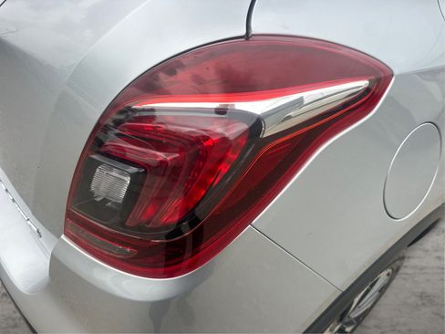 Used 2022 Buick Encore Preferred AWD/4WD image 22