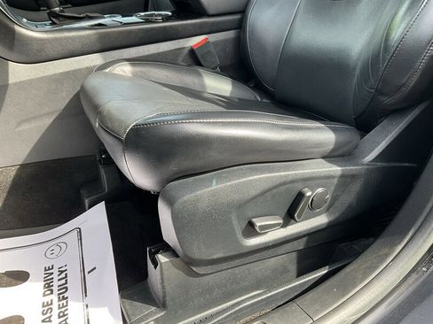 Used 2017 Ford Edge Titanium w/ Equipment Group 301A AWD/4WD image 23