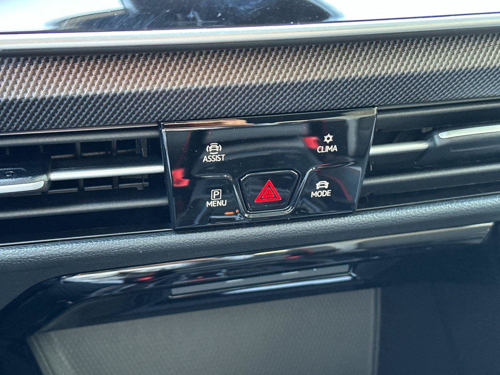 New 2026 Volkswagen GTI SE FWD image 20