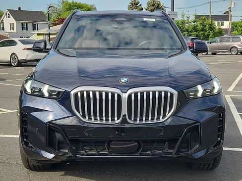 Certified 2024 BMW X5 xDrive40i w/ M Sport Package AWD/4WD image 2