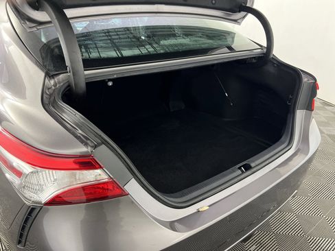 Used 2020 Toyota Camry SE image 26