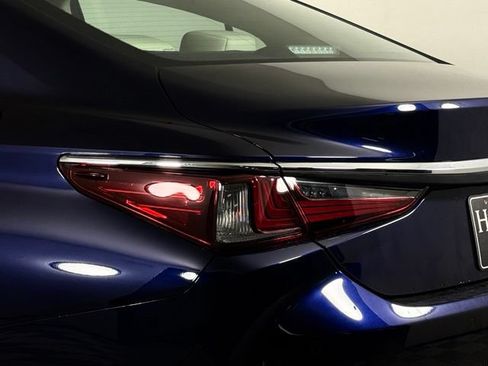 Used 2025 Lexus ES 350 w/ Premium Package FWD image 17