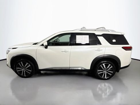 Used 2024 Nissan Pathfinder Platinum AWD/4WD image 8
