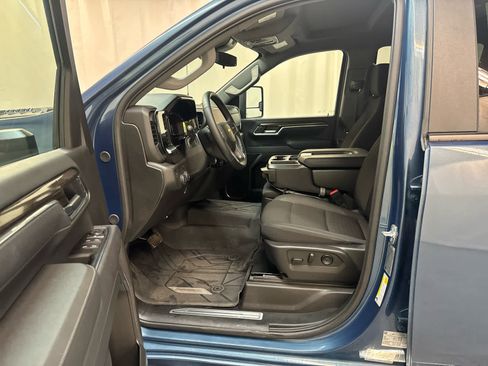Certified 2025 Chevrolet Silverado 2500 LT w/ Convenience Package image 13
