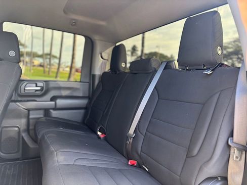 Used 2022 Chevrolet Silverado 2500 Custom w/ Custom Value Package image 14