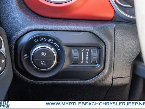 Certified 2020 Jeep Gladiator Rubicon w/ Safety Group image 29