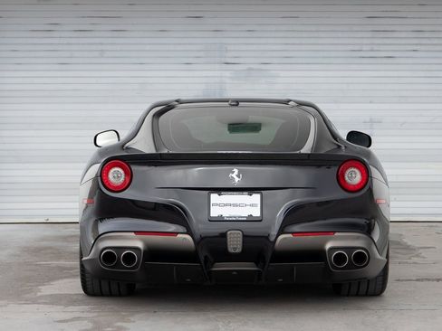 Used 2014 Ferrari F12 Berlinetta image 8