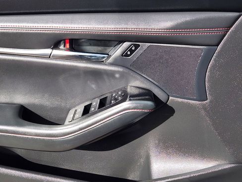 Used 2024 MAZDA MAZDA3 s image 3