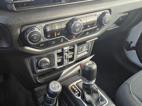 Used 2024 Jeep Wrangler Unlimited w/ Convenience Group image 21