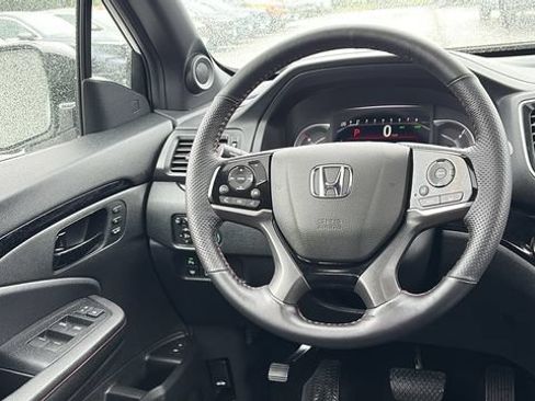 Used 2024 Honda Passport Black Edition image 25