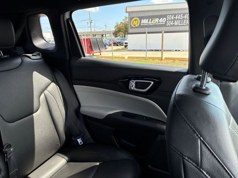 Used 2025 Jeep Compass Limited image 35