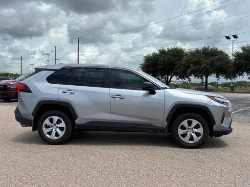 Used 2024 Toyota RAV4 LE FWD image 4