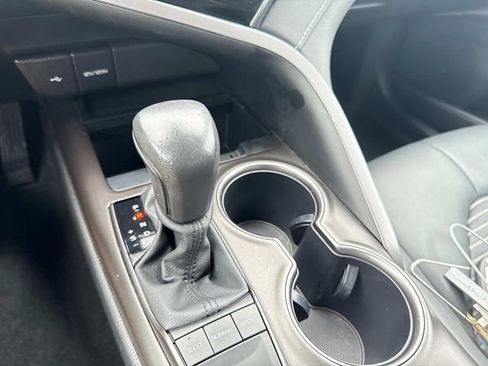 Used 2024 Toyota Camry SE image 23