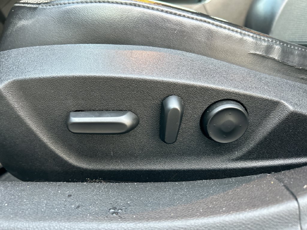 Used 2014 Chevrolet Malibu LT FWD image 12