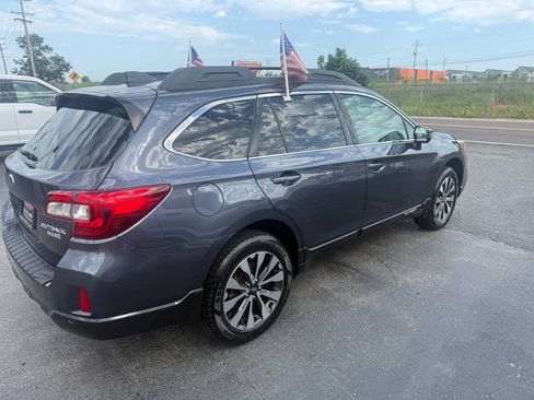 Used 2017 Subaru Outback 2.5i Limited AWD/4WD image 5