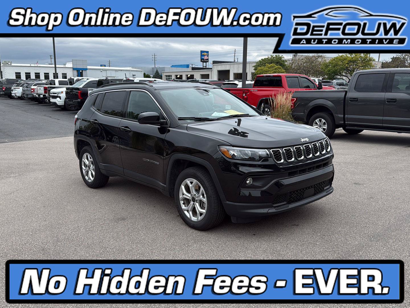 Used 2025 Jeep Compass Latitude AWD/4WD image 1