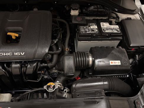 Used 2018 Hyundai Elantra SE w/ Cargo Package FWD image 18