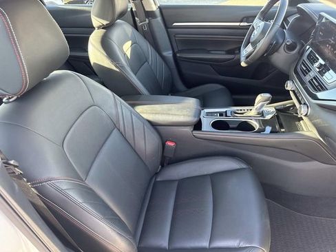 Used 2023 Nissan Altima 2.5 SR w/ SR Premium Package image 22