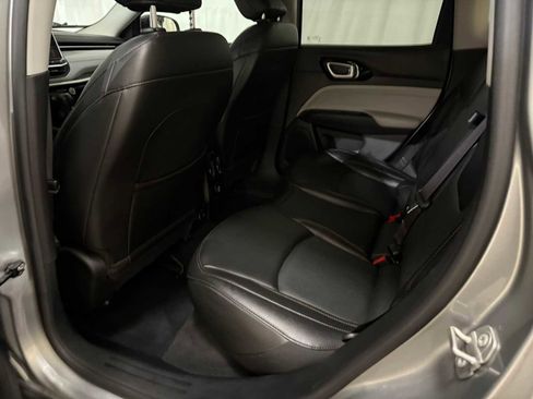 Certified 2022 Jeep Compass Limited image 22