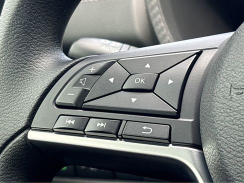 Used 2022 Nissan Sentra SV FWD image 8