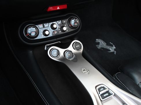 Used 2010 Ferrari California RWD image 35