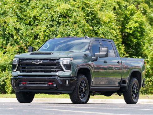 Used 2026 Chevrolet Silverado 2500 LTZ w/ LTZ Plus Package AWD/4WD image 38