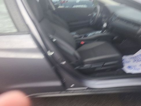 Used 2022 Honda HR-V LX image 11