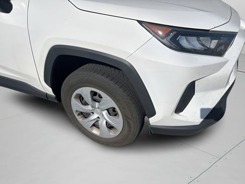 Used 2020 Toyota RAV4 LE w/ Carpet Mat Package AWD/4WD image 12
