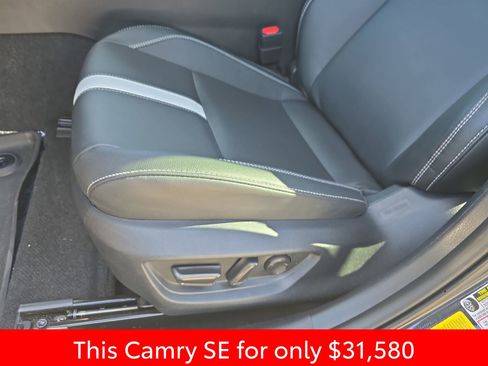 Used 2025 Toyota Camry SE w/ Convenience Package FWD image 34