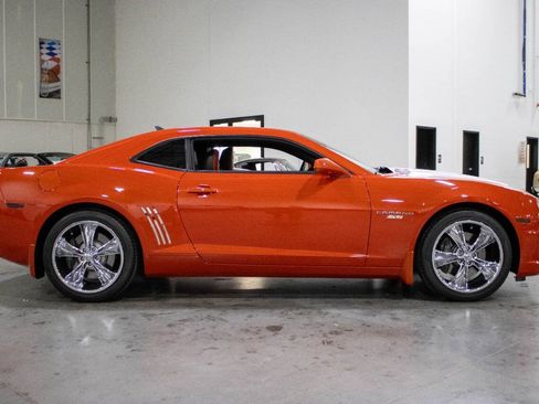 Used 2010 Chevrolet Camaro SS w/ RS Package RWD image 8