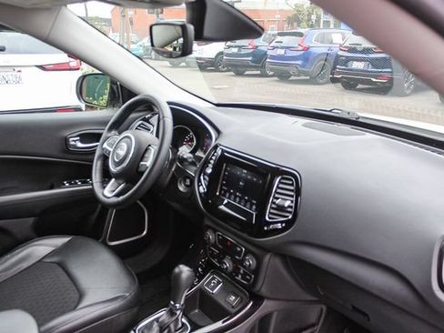 Used 2019 Jeep Compass Latitude FWD image 21