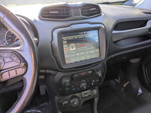 Used 2018 Jeep Renegade Altitude w/ UConnect 8.4 Nav Group image 16