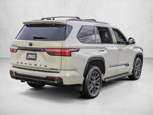 Used 2025 Toyota Sequoia Platinum image 5