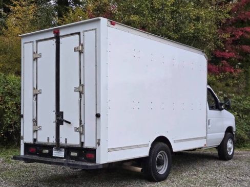 Used 2015 Ford E-350 and Econoline 350 Super Duty w/ Power Windows & Locks Group image 1