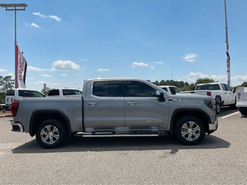 Used 2025 GMC Sierra 1500 SLE w/ X31 Off-Road Package AWD/4WD image 4