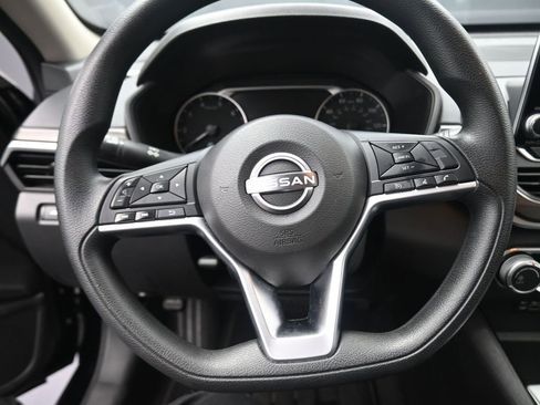 Used 2024 Nissan Altima 2.5 SV image 7