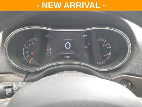 Used 2018 Jeep Grand Cherokee Limited AWD/4WD image 9