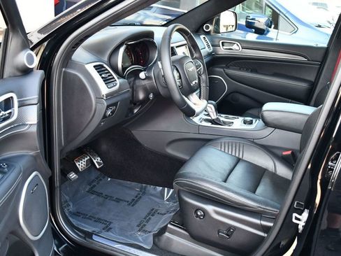 Used 2018 Jeep Grand Cherokee SRT AWD/4WD image 40