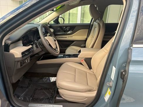 Used 2023 Lincoln Corsair AWD image 10
