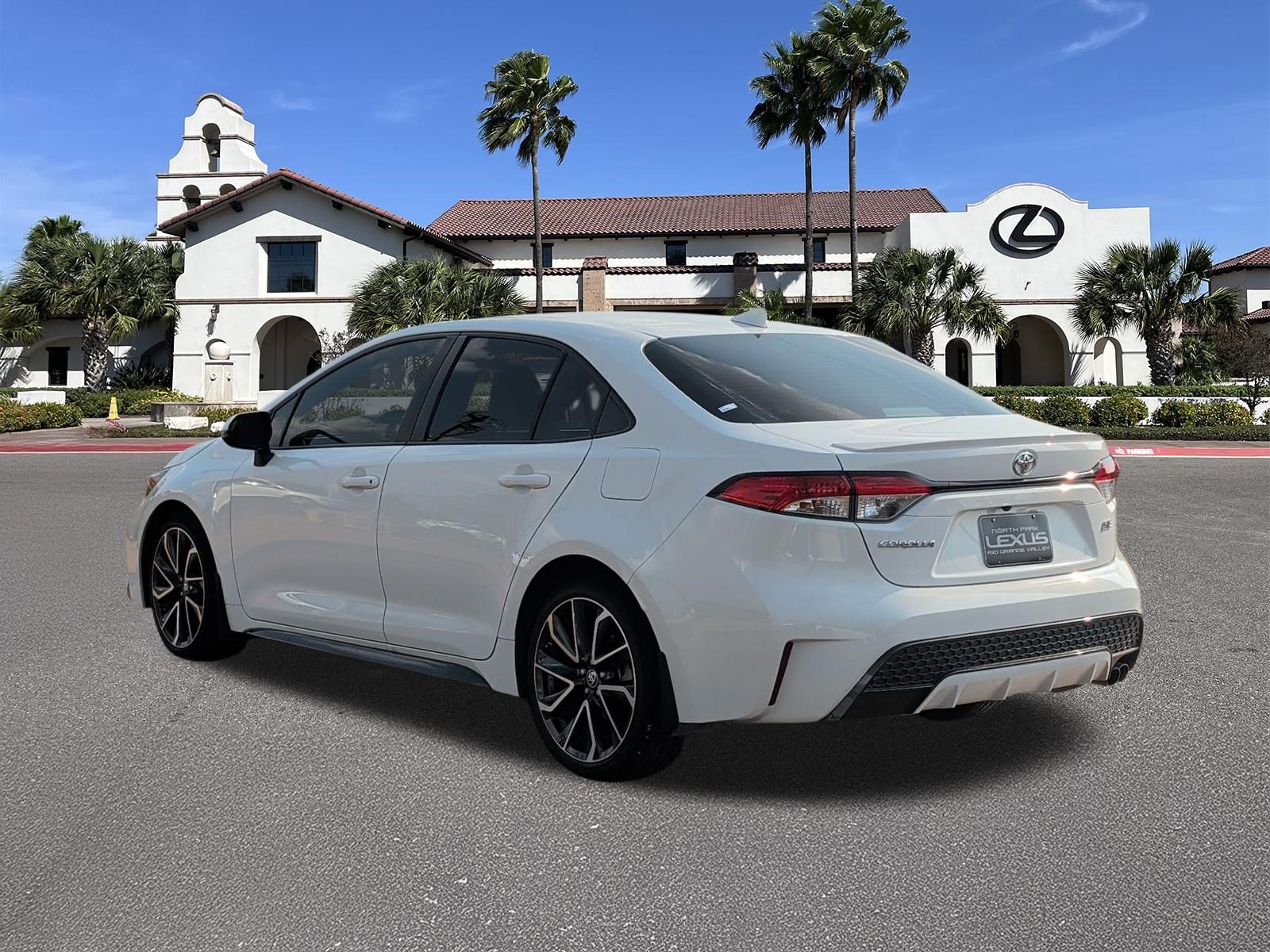 Used 2020 Toyota Corolla SE FWD image 4