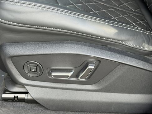 Used 2023 Audi SQ8 Prestige image 25