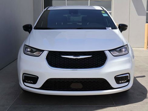 New 2026 Chrysler Pacifica Select FWD image 5