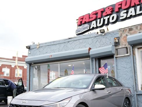 Used 2023 Hyundai Elantra SEL w/ Convenience Package image 4