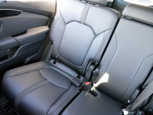 Certified 2025 Honda Pilot EX-L image 12