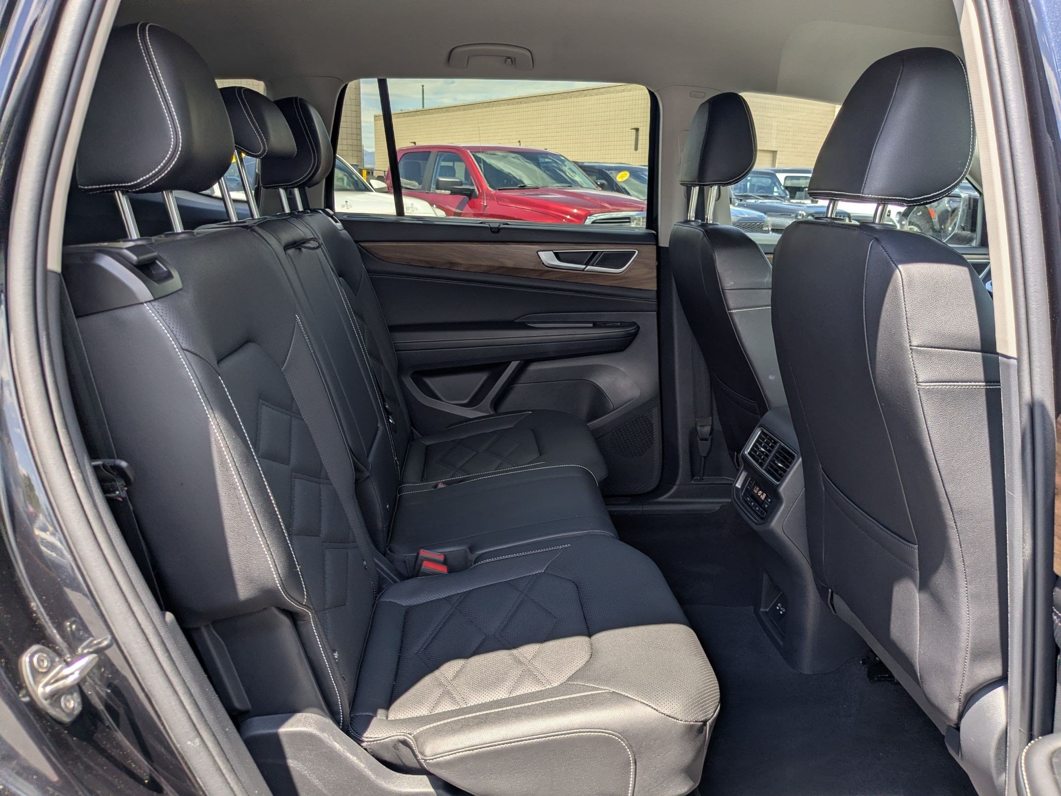 Used 2026 Volkswagen Atlas SE AWD/4WD image 32