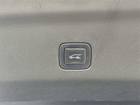 Used 2023 GMC Yukon XL AT4 w/ AT4 Premium Package image 14