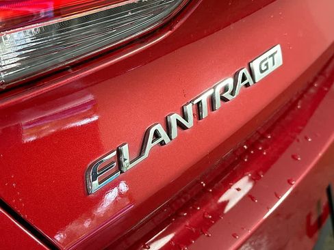 Used 2018 Hyundai Elantra GT image 7