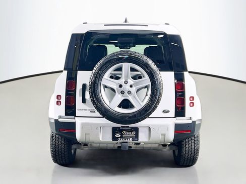 Used 2023 Land Rover Defender 110 SE image 6