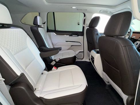 Used 2024 GMC Acadia Denali w/ Super Cruise Package image 34